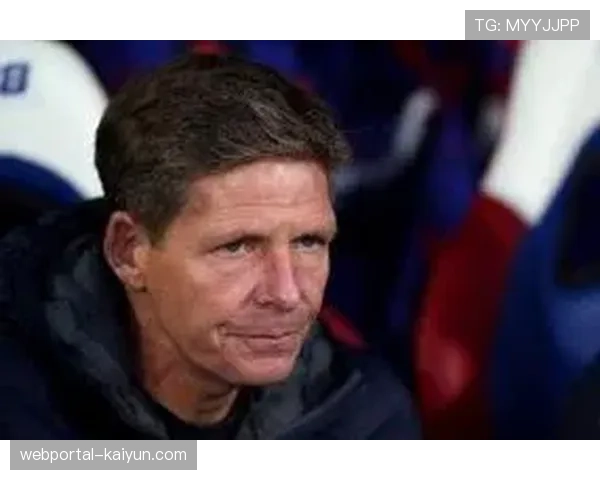 水晶宫格拉斯纳谈角球战术 英超裁判尺度助推内旋球流行